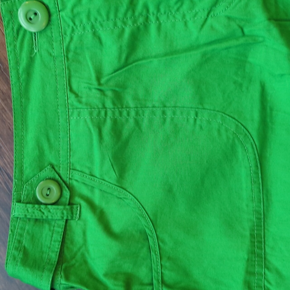 Tailor B. Moss Vibrant Green Women's Cargo Shorts Size 14 - Picture 3 of 6